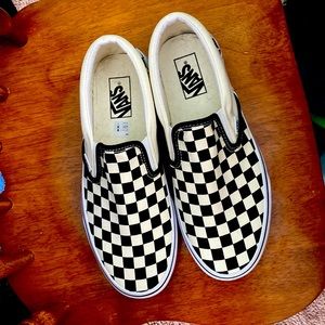 Checkered white and black vans men’s nine Women 10.5